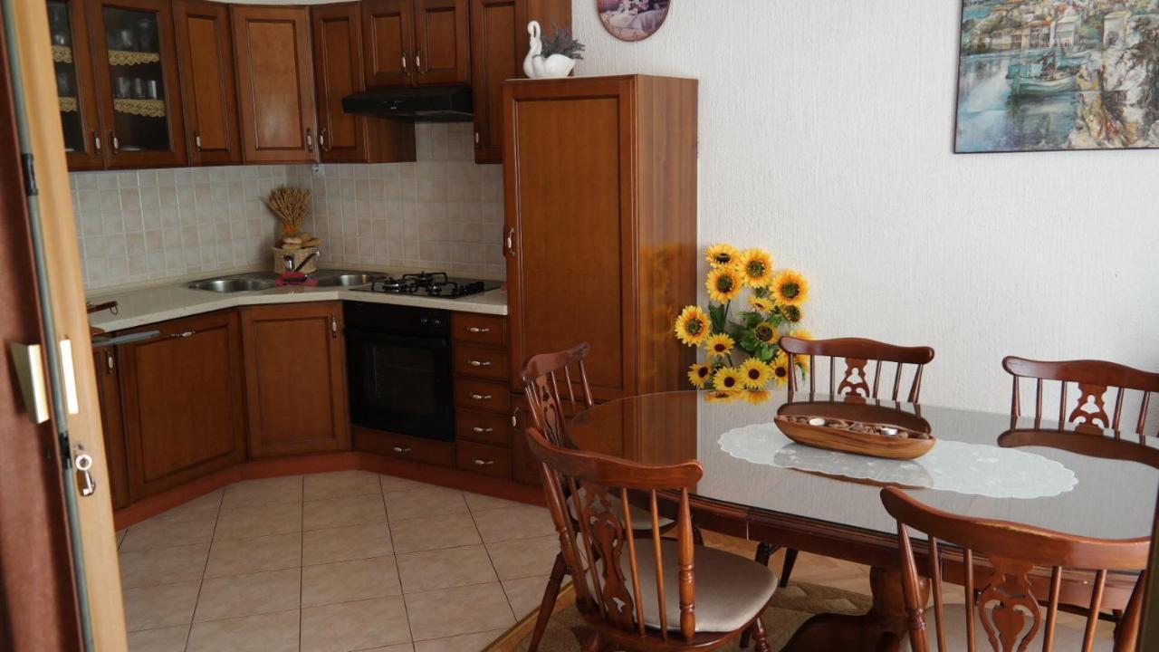 Apartman Ana Novi Vinodolski Buitenkant foto